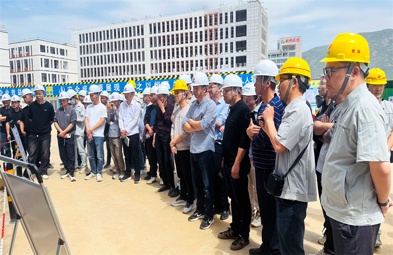 2025年4月17日，由莆田市涵江区住房和城乡建设局主办、d88尊龙z6三建承办的钢筋安装工程质量防控现场交流会在联东U谷·涵江海峡智造产业谷一期成功召开。